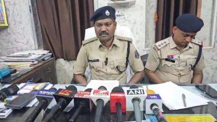 शातिर चोर गिरोह पर जिला बलौदा बाजार पुलिस की बड़ी कार्यवाही 53000 नगदी सहित 908940 मूल्य के समान के साथ4 आरोपी धार दबोचे