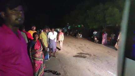 சாத்தான்குளம்: வள்ளியம்மாள்புரம் சாலையில் நள்ளிரவில் அடையாளம் தெரியாத சொகுசு கார் மோதி காயமடைந்த வாலிபர் சிகிச்சை பலனின்றி பலி