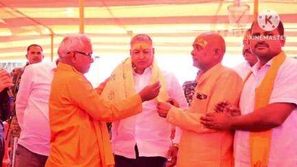मयूरहंड: सांसद कालीचरण सिंह मयूरहंड महायज्ञ में हुए शामिल, लोगों ने किया सम्मानित