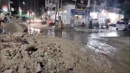 चरखी दादरी: चरखी दादरी के परशुराम चौक पर मेन लाइन लीकेज से शहर में पेयजल समस्या, विभाग मरम्मत में जुटा