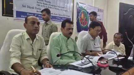 শান্তিরবাজার: জোলাইবাড়ী আর.ডি  ব্লকের কনফারেন্স হলে প্রশাসনিক  পর্যালোচনা সভা অনুষ্ঠিত হয়