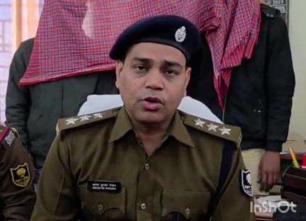 सिधवलिया: खोरमपुर के पास पुलिस ने वाहन जांच के दौरान कार से गांजा बरामद किया, सिधवलिया एसडीपीओ ने प्रेस वार्ता में दी जानकारी