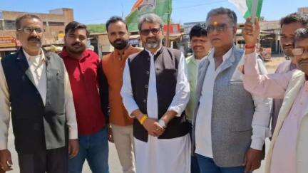 मनगवां: मनगवां में कांग्रेस कार्यकर्ताओं ने 'भिखारी वाले बयान' के विरोध में मंत्री प्रह्लाद सिंह पटेल का जलाया पुतला