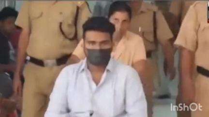 നെടുമങ്ങാട്: തല കറങ്ങി വീണ വെഞ്ഞാറമൂട് കൂട്ടക്കൊലക്കേസിലെ പ്രതി അഫാനെ കല്ലറ പ്രാഥമിക ആരോഗ്യ കേന്ദ്രത്തിലെത്തിച്ച്  ചികിത്സ നല്‍കി