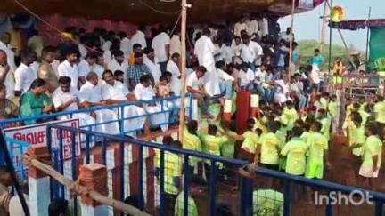 மதுரை கிழக்கு: மகா சிவராத்திரியை முன்னிட்டு சக்குடி கிராமத்தில் மாபெரும் ஜல்லிக்கட்டு போட்டி