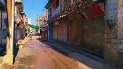पाथर्डी: सरपंच संतोष देशमुख यांच्या हत्या प्रकरणातील आरोपींना फाशीची शिक्षा व्हावी यासाठी आज पाथर्डी बंद