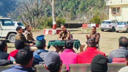 भटवाड़ी: SHO मनेरी द्वारा महिला पुलिस जवानों की गोष्ठी आयोजित की गई