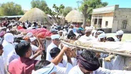 धोरीमन्ना: पूर्व कैबिनेट मंत्री हेमाराम चौधरी ने आदर्श लुखु गांव का दौरा कर श्रंद्धाजलि कार्यक्रम में भाग लिया