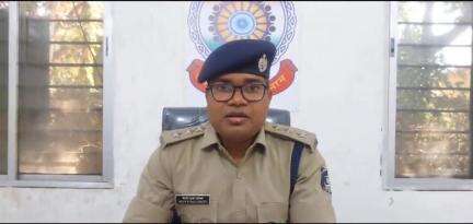 सन्ना क्षेत्र अंतर्गत हत्या के मामले में फरार आरोपी को गुजरात से पकड़कर जेल भेजा, D. K कोसले बगीचा SDOP ने जानकारी दी ,