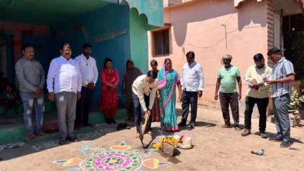 ಕಿತ್ತೂರು: ಮೆಕಲಮರಡಿ ಗ್ರಾಮದಲ್ಲಿ ಎರಡು ಸಿ ಸಿ ರಸ್ತೆ ನಿರ್ಮಾಣ ಕಾಮಗಾರಿಗೆ ಶಾಸಕ ಬಾಬಾಸಾಹೇಬ ಪಾಟೀಲ ಚಾಲನೆ