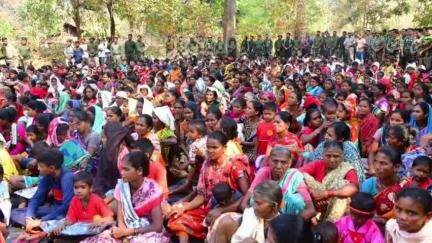 भामरागड: गडचिरोली पोलीसांनी पोस्टे कवंडे परिसरात असलेले माओवाद्यांचे स्मारक नष्ट केले. पोस्टे मध्ये जनजागरण मेळाव्याच्या आयोजन