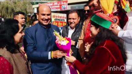 जयसिंहपुर: आयुष एवं खेल मंत्री यादविंदर गोमा ने रिवालसर में गुरु पदम संभव के जन्मदिन पर मेले की शोभा यात्रा में हिस्सा लिया