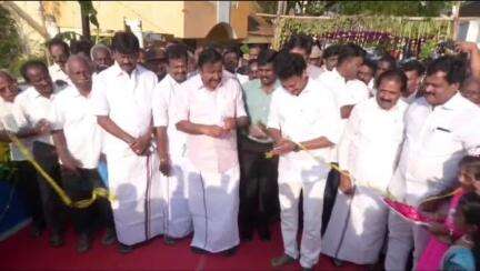 திருவெறும்பூர்: கவுருகரை வாய்க்கால் பாலத்தை அமைச்சர்கள் K.N.நேரு, அன்பில் மகேஷ் பொய்யாமொழி திறந்து வைத்தனர்
