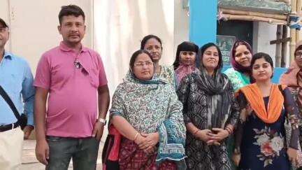 বেলডাঙা ১: স্কুল ছুট মোবাইল মুখি শিশুদের স্কুলমুখী করতে আমরা সাথী পাঠশালা, এক স্বেচ্ছাসেবী সংগঠনের উদ্যোগে জেলার বিভিন্ন ব্লকে