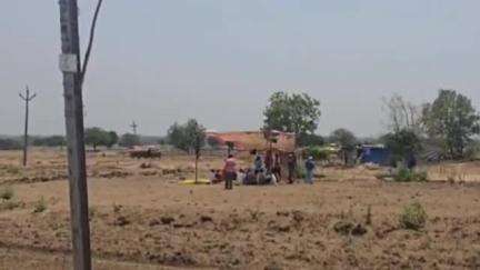केज: गायरानधारकांच्या जमिनीवर कब्जा करू नये, गायरान धारकांसह मार्क्सवादी कम्युनिस्ट पक्षाची मागणी #Jansamasya