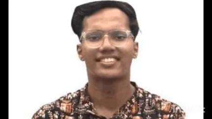 പൊന്നാനി: നന്നംമുക്ക് പൂച്ചപ്പടിയിൽ ടോറസ് ലോറി തലയിലൂടെ കയറിയിറങ്ങി സ്കൂട്ടർ യാത്രികനായ വിദ്യാർത്ഥി മരിച്ചു