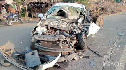 पीपलखूंट: NH 56 पर जेसीबी और शिफ्ट की भीषण टक्कर में युवक गंभीर रूप से घायल, किया गया उदयपुर रेफर