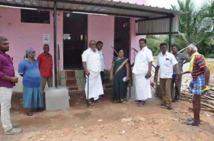 செங்கோட்டை: செங்கோட்டை பேருந்து நிலையத்தில் புதிய கழிப்பிடம் நகர்மன்ற தலைவர் ஆய்வு