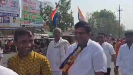 अंबाजोगाई: शहरात मेन रोड वरून भगवान महावीर जयंती निमित्त सार्वजनिक मिरवणूक काढण्यात आली
