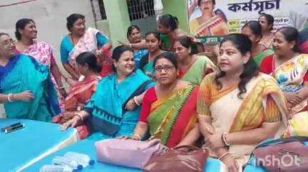 গাইঘাটা: বনগাঁ সাংগঠনিক জেলা মহিলা তৃণমূল কংগ্রেসের পক্ষ থেকে  গাইঘাটার ডুমা অঞ্চলে আজ অঞ্চলে আঁচল কর্মসূচি