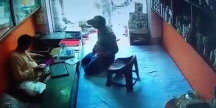 हुसैनाबाद: दिनदहाड़े ज्वेलरी की चोरी, ग्राहक बनकर आया चोर ₹3.30 लाख के गहने लेकर हुआ फरार