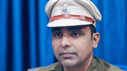 देव: पड़रिया से देव थाना की पुलिस ने चार लीटर देसी शराब के साथ एक व्यक्ति को गिरफ्तार कर जेल भेजा