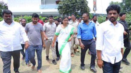 రైతులకు అండగా కూటమి ప్రభుత్వం: హోంమంత్రి అనిత
