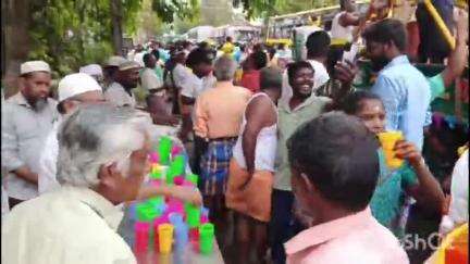 போடிநாயக்கனூர்: கோடங்கிபட்டி கௌரி காளியம்மன் கோவில் திருவிழா ஊர்வலத்தில் இந்து மக்களுக்கு இஸ்லாமியர்கள் நீர் மோர் வழங்கினர்
