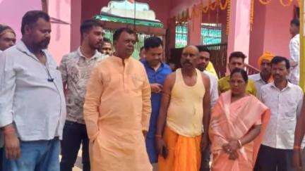नावाडीह: मुंगो, गुंजरडीह में आयोजित श्री श्री 1008 रुद्र यज्ञ सह शिव मंदिर जीर्णोद्धार एवं प्राण प्रतिष्ठा में सांसद शामिल हुए