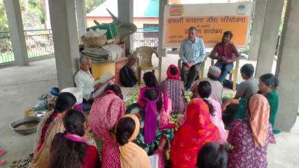 दाड़लाघाट: दाड़लाघाट क्षेत्र के गांव फगवाना में किसानों को प्राकृतिक खेती के प्रति जागरूक किया गया