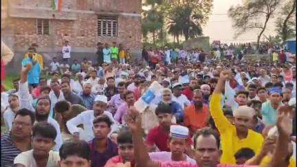 কালীগঞ্জ: পাঁচখেলা বাসস্ট্যান্ডে জমিয়ত উলামায়ে হিন্দের পক্ষ থেকে ওয়াকফ সংশোধনী আইনের বিরুদ্ধে ধিক্কার, উপস্থিত মানিক ফকির