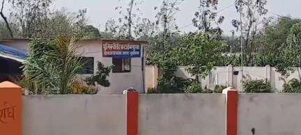 खड्डा: शासन के निर्देश के बावजूद जटहा बाजार थाना क्षेत्र में ओवरलोड बालू का खेल नहीं रुक रहा