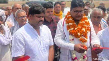 कुम्हेर: डीग कुम्हेर विधायक डॉ शैलेश सिंह ने गांव सीही में प्रसिद्ध बुर्ज देवी माता मंदिर के प्रवेश द्वार का उद्घाटन किया