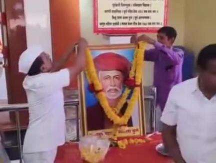 पाथर्डी: पाथर्डी शहरातील सावता माळी मंदिरामध्ये महात्मा फुले यांची जयंती उत्साहात साजरी