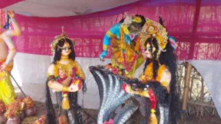 त्रिवेणीगंज: त्रिवेणीगंज के मयूरवा में आयोजित तीन दिवसीय धर्म यज्ञ सह भगैत महासम्मेलन दूसरे दिन भी गायकी के रंग में रंगा रहा