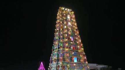 நிலக்கோட்டை: ராஜதானிக்கோட்டையில் பங்குனி திருவிழாவை முன்னிட்டு ஆயிரக்கணக்கான பெண்களின் முளைப்பாரி ஊர்வலம்