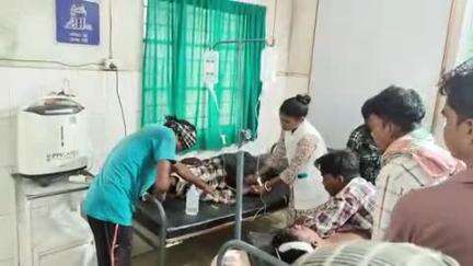 बरहेट: पचकठिया बाजार में बाइक दुर्घटना में तीन लोग घायल, एक को सीएचसी बरहेट से रेफर किया गया