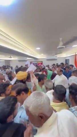 माननीय लोकसभा अध्यक्ष जी ने कोटा कैंप कार्यालय में की जनसुनवाई।
#kota #कोटा #Rajasthan #dehli #india #kotarajasthan #🙏