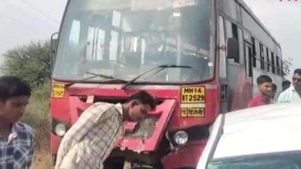 केज: केज कळम रोडवर चालक आणि एसटी बसचा भीषण अपघात, आठ जण जखमी कारचालकाची प्रकृती चिंताजनक