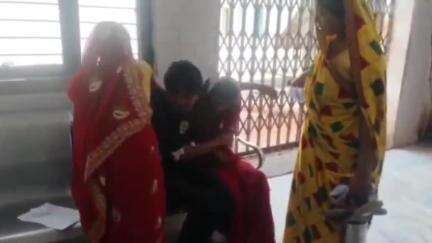 रायपुर कर्चुलियान: रायपुर के कर्चुलियान थाना क्षेत्र में जुगनाहाई टोल प्लाजा के पास पिकअप और कार की टक्कर में 9 लोग घायल, कार पलटी