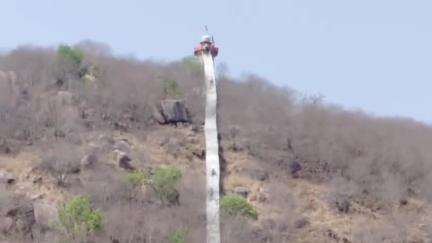 बडोनी: 325 से अधिक सीढ़ियाँ चढ़कर उड़नू की टोरिया पर बने हनुमान मंदिर में पहुंच रहे हैं भक्त, मनाया जा रहा है हनुमान जन्मोत्सव