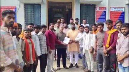 धर्माबाद: गोरक्षकांना जिवे मारण्याची धमकी देणाऱ्यावर कार्यवाही करा : गोरक्षकांची पोलीस स्टेशन धर्माबाद कडे निवेदनाद्वारे मागणी