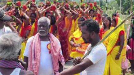 गोइलकेरा: सिलफोड़ी गांव में ग्रामदेवी माता पाउड़ी की पूजा-अर्चना, कलश यात्रा निकाली गई, भीड़ उमड़ी