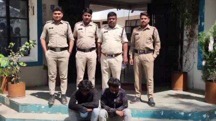 सतवास: सतवास पुलिस ने गुमशुदा नाबालिग को परिजनों को सौंपा, दो युवक गिरफ्तार