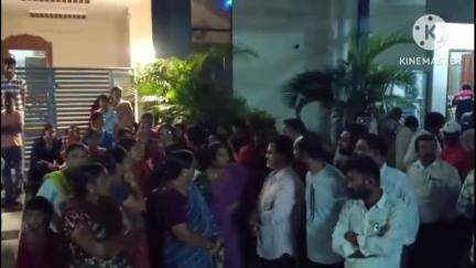 మిర్యాలగూడ: మిర్యాలగూడలో అనుమానాస్పద స్థితిలో తల్లి కూతురు మృతి