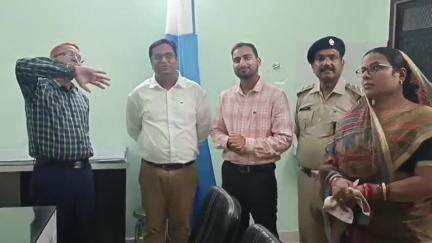 नरकटियागंज: सीआईडी विभाग के एडीजी पारस नाथ ने नरकटियागंज में अस्पताल का किया उद्घाटन