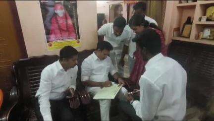 திருவெறும்பூர்: திருவெறும்பூர் பகுதியில் இல்லம் தேடி மாணவர் சேர்க்கை தலைமையேற்று துவக்கி வைத்தார் அமைச்சர்