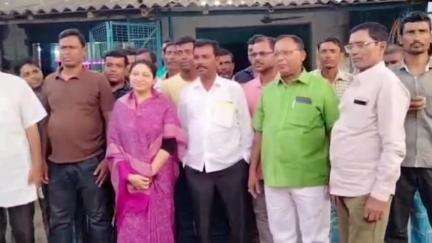 কালীগঞ্জ: কালিগঞ্জের দলীয় কর্মী সমর্থকদের সঙ্গে সাক্ষাৎ এবং  জনসংযোগ উপনির্বাচনে তৃণমূলের সম্ভাব্য প্রার্থীর