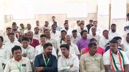 ಕೊರಟಗೆರೆ: ಪಟ್ಟಣದಲ್ಲಿ ಕೆಪಿಸಿಸಿ ಕಾರ್ಮಿಕ ವಿಭಾಗದಿಂದ ವಿಶ್ವ ಕಾರ್ಮಿಕರ ದಿನಾಚರಣೆಯ ರಾಜ್ಯ, ಜಿಲ್ಲಾ ಮಟ್ಟದ ಪದಾಧಿಕಾರಿಗಳ ಪೂರ್ವಭಾವಿ ಸಭೆ