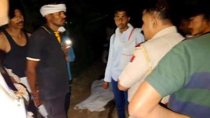 नांगल राजावतान: मटवास गांव में ट्रैक्टर की टक्कर से घर के सामने एक युवक की हुई मौत, गुस्साए ग्रामीणों ने किया प्रदर्शन